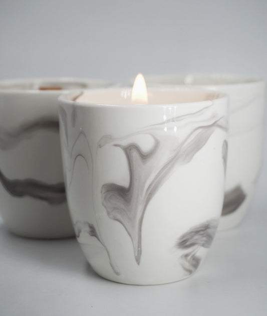 Candela ricaricabile Artis in ceramica artigianale, profumata e realizzata in cera di soia